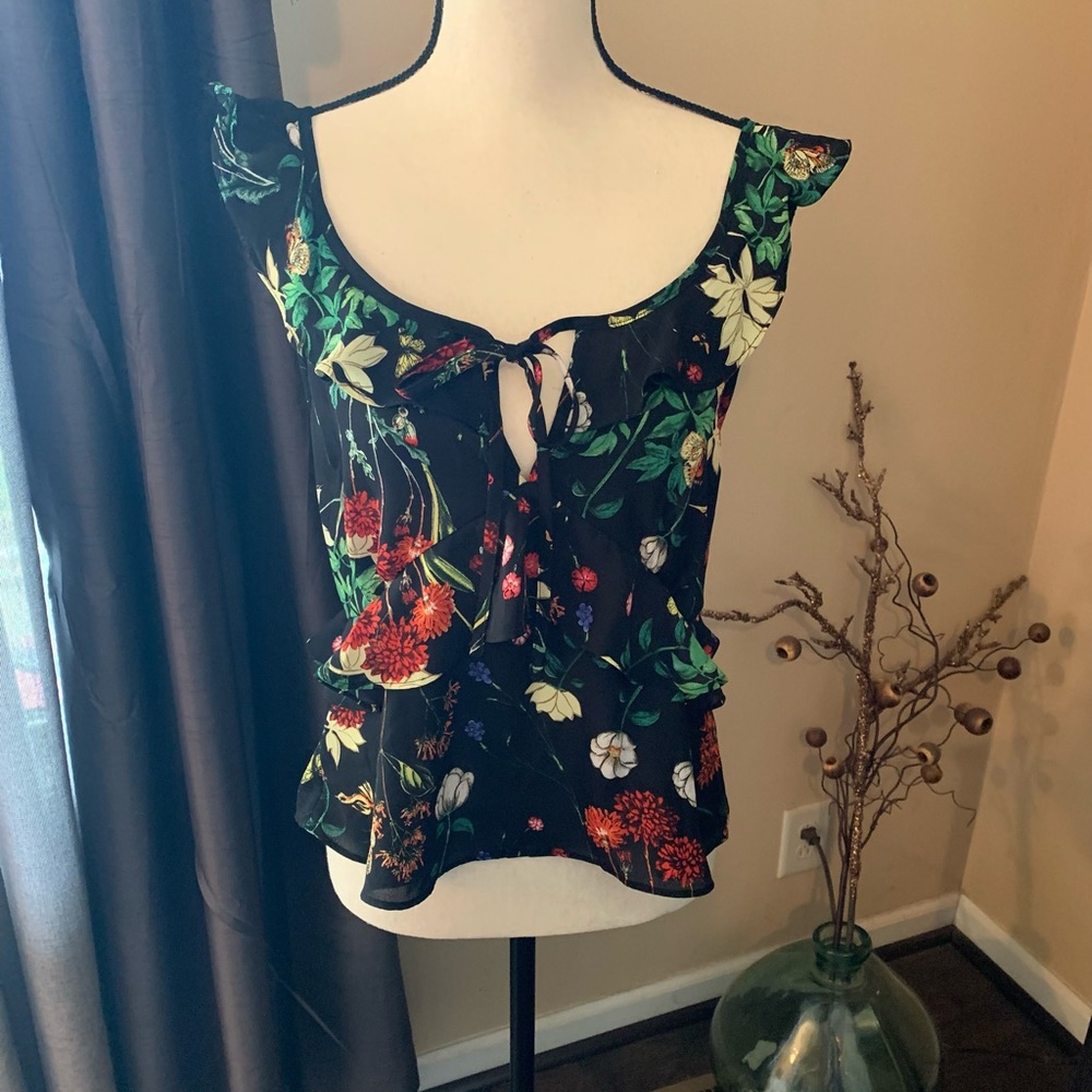 Black Floral Sleeve Tank size medium by Timing